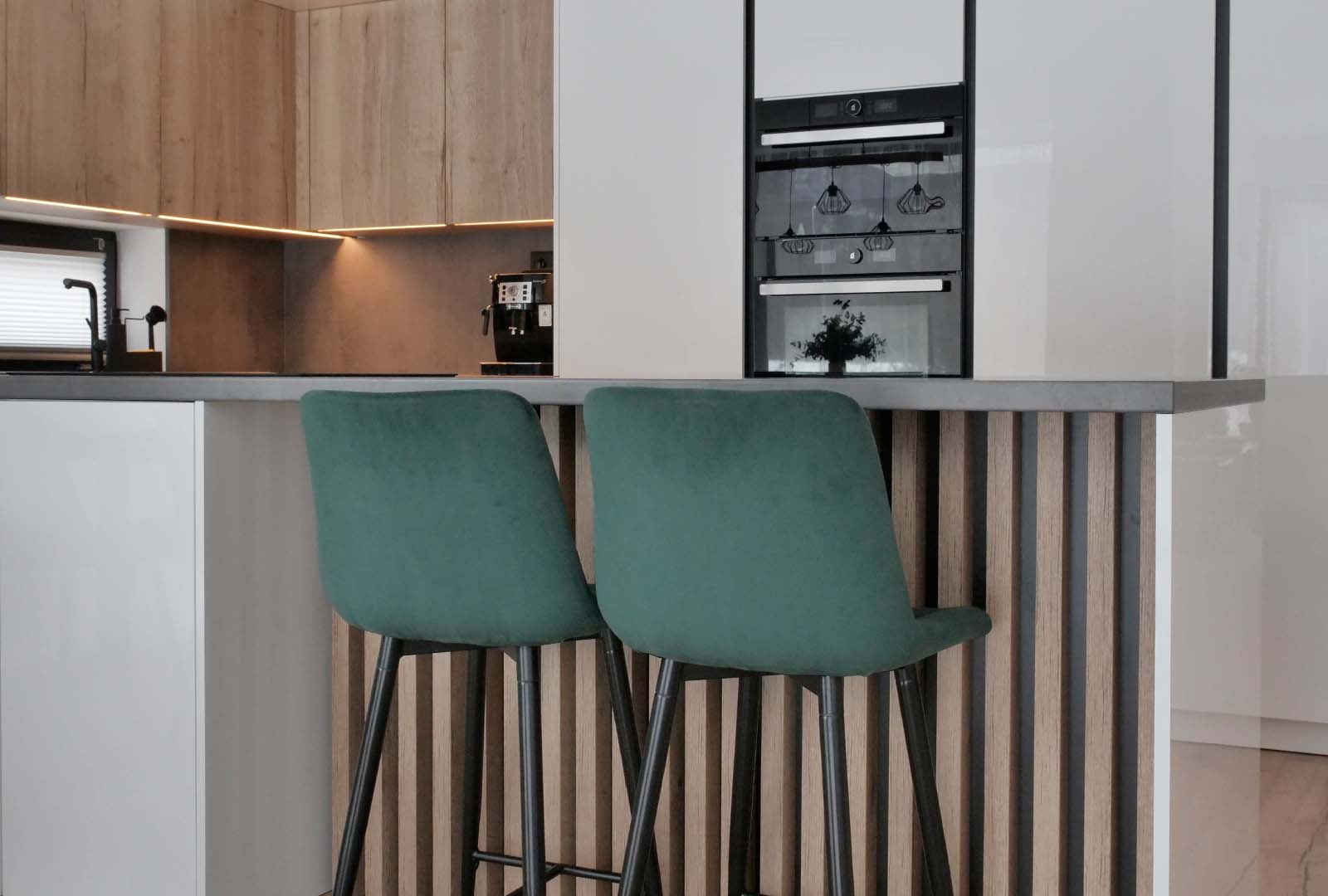 Biely_lesk_Dub_prirodny_Chromix_antracit (8)